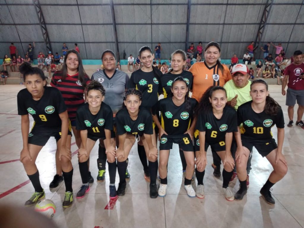 equipe campeã torneio de futsal em tabocão
